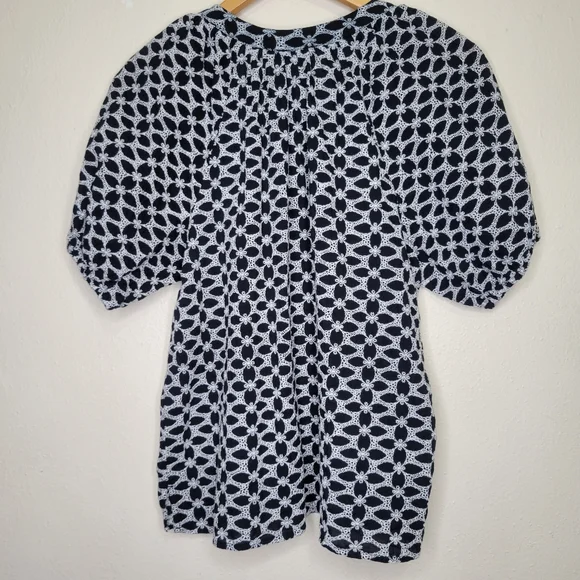 LOFT Textured Puff Sleeve Blouse, Size L - Picture 3 of 6